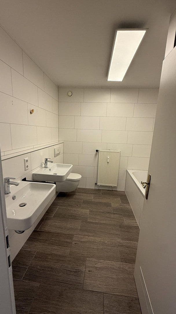 Prenájom bytu 5-izbový 220 m², Donaueschingen, Bádensko-Wurttembersko Prenájom bytu 5-izbový 220 m², Donaueschingen, Bádensko-Wurttembersko