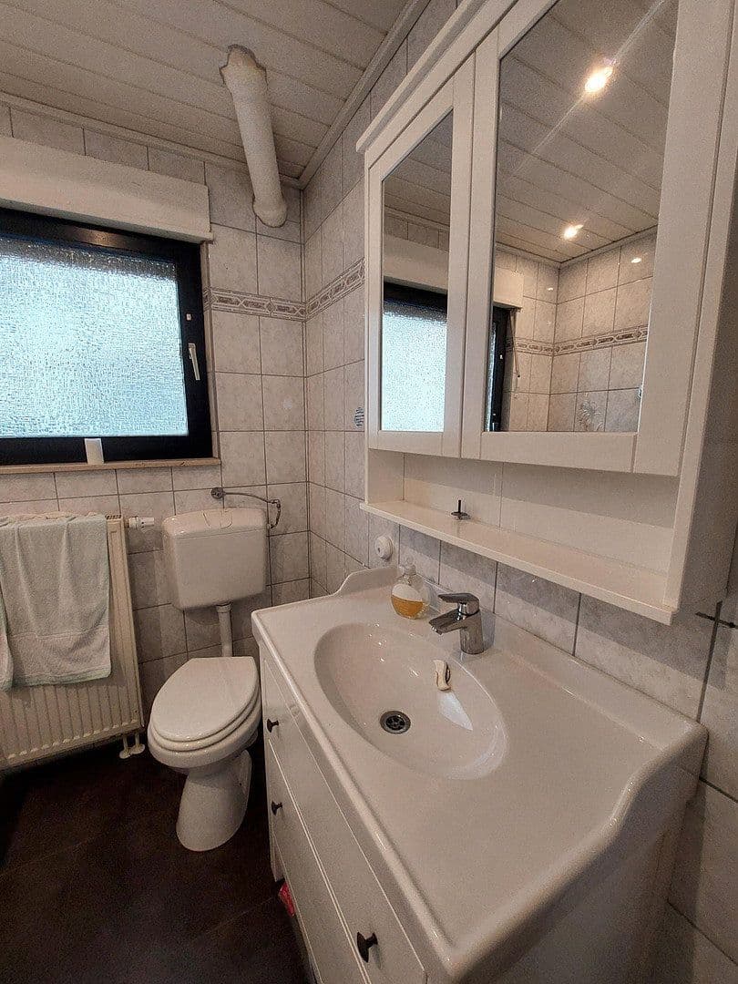 Predaj domu 130 m², pozemek 480 m², Stäffelsbergstraße 8a, Dörrenbach, Porýnie-Falcko Predaj domu 130 m², pozemek 480 m², Stäffelsbergstraße 8a, Dörrenbach, Porýnie-Falcko