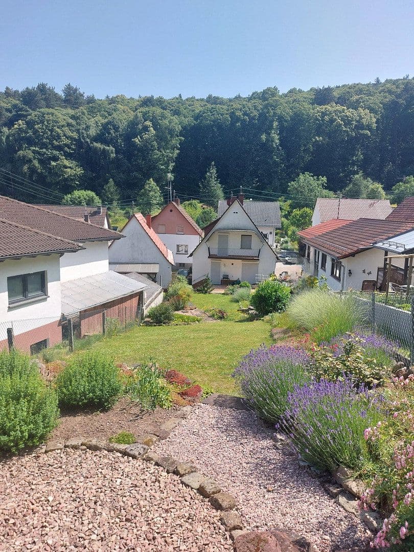 Predaj domu 130 m², pozemek 480 m², Stäffelsbergstraße 8a, Dörrenbach, Porýnie-Falcko Predaj domu 130 m², pozemek 480 m², Stäffelsbergstraße 8a, Dörrenbach, Porýnie-Falcko