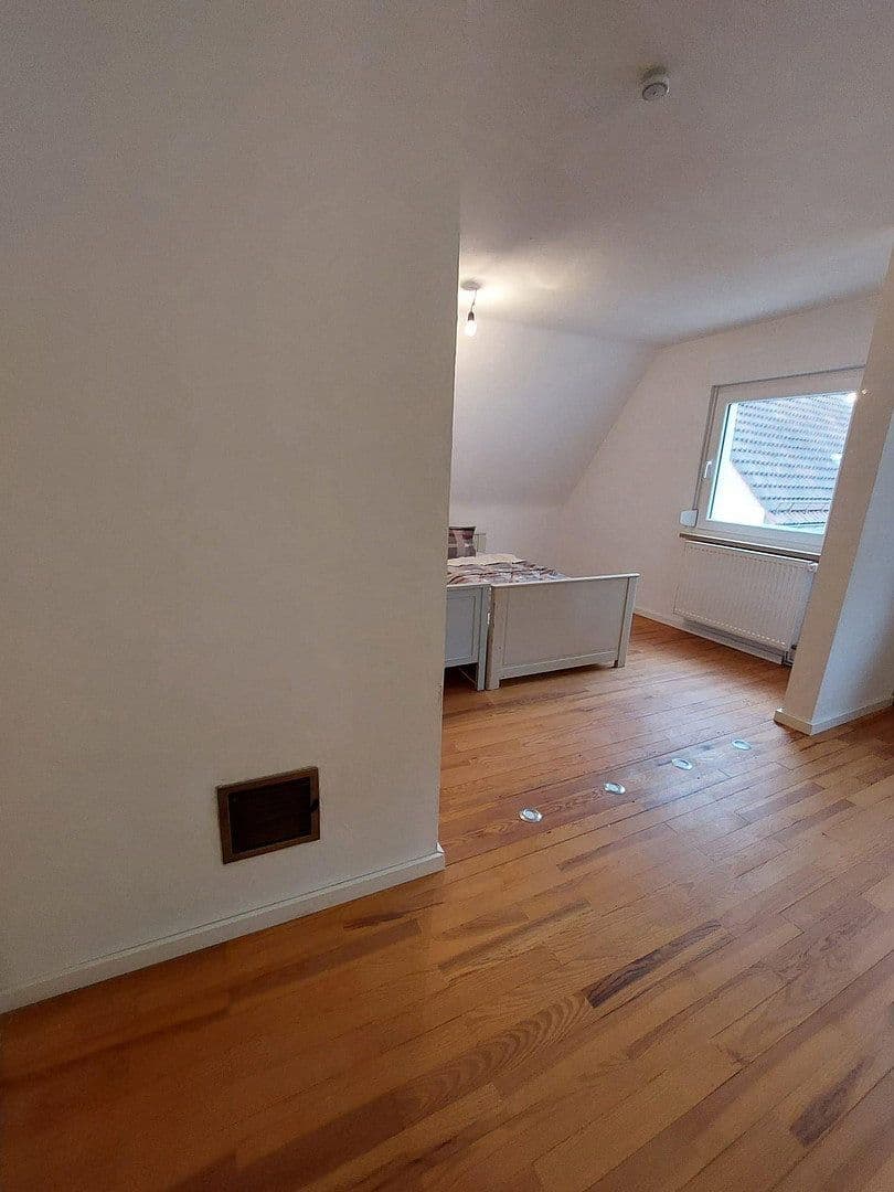 Predaj domu 130 m², pozemek 480 m², Stäffelsbergstraße 8a, Dörrenbach, Porýnie-Falcko Predaj domu 130 m², pozemek 480 m², Stäffelsbergstraße 8a, Dörrenbach, Porýnie-Falcko