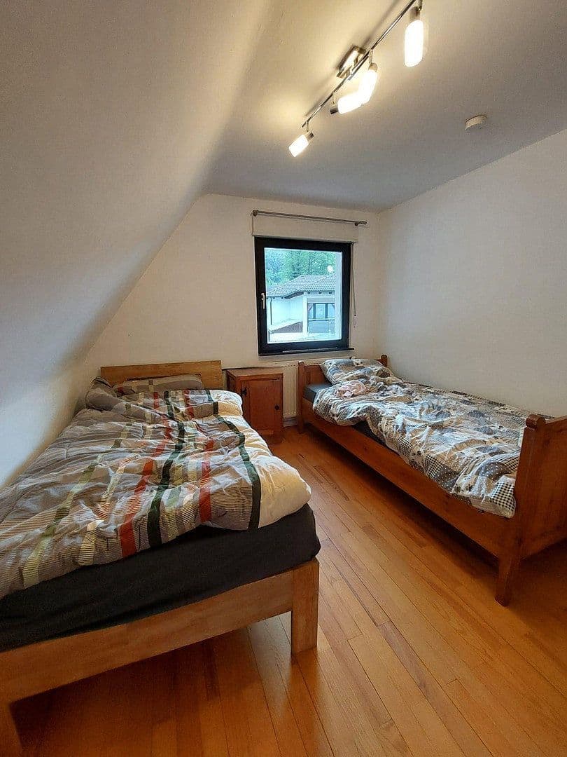 Predaj domu 130 m², pozemek 480 m², Stäffelsbergstraße 8a, Dörrenbach, Porýnie-Falcko Predaj domu 130 m², pozemek 480 m², Stäffelsbergstraße 8a, Dörrenbach, Porýnie-Falcko