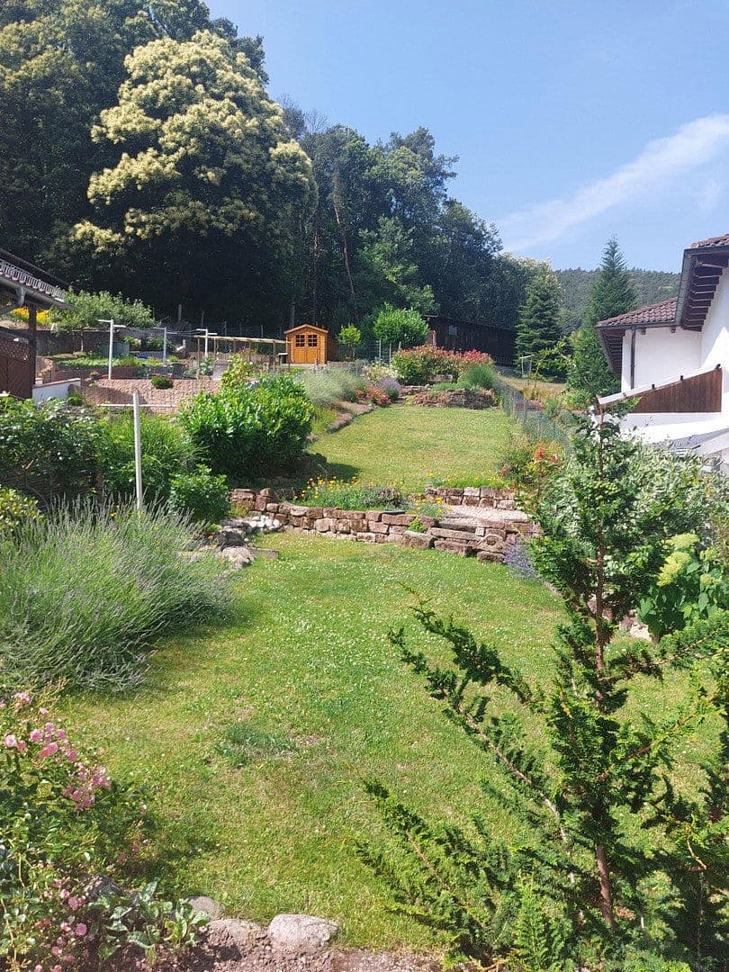 Predaj domu 130 m², pozemek 480 m², Stäffelsbergstraße 8a, Dörrenbach, Porýnie-Falcko Predaj domu 130 m², pozemek 480 m², Stäffelsbergstraße 8a, Dörrenbach, Porýnie-Falcko