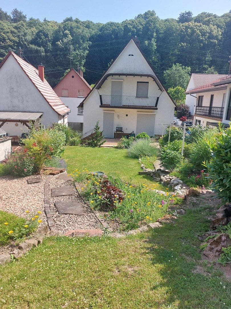 Predaj domu 130 m², pozemek 480 m², Stäffelsbergstraße 8a, Dörrenbach, Porýnie-Falcko Predaj domu 130 m², pozemek 480 m², Stäffelsbergstraße 8a, Dörrenbach, Porýnie-Falcko