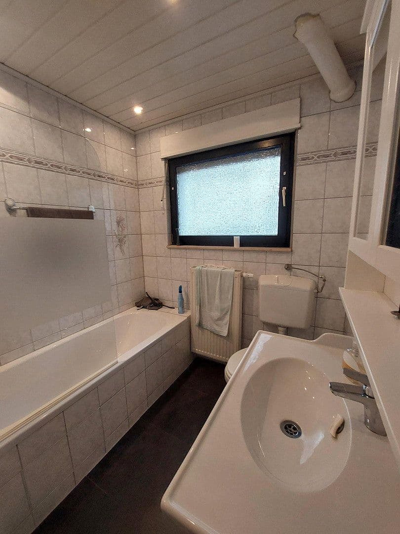 Predaj domu 130 m², pozemek 480 m², Stäffelsbergstraße 8a, Dörrenbach, Porýnie-Falcko Predaj domu 130 m², pozemek 480 m², Stäffelsbergstraße 8a, Dörrenbach, Porýnie-Falcko