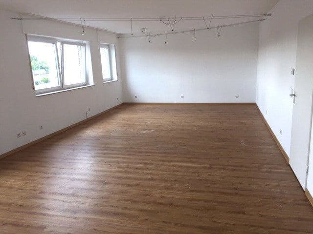 Prenájom bytu 3-izbový 105 m², Wilhelmstr. 66, Siegburg, Severné Porýnie - Westfálsko Prenájom bytu 3-izbový 105 m², Wilhelmstr. 66, Siegburg, Severné Porýnie - Westfálsko