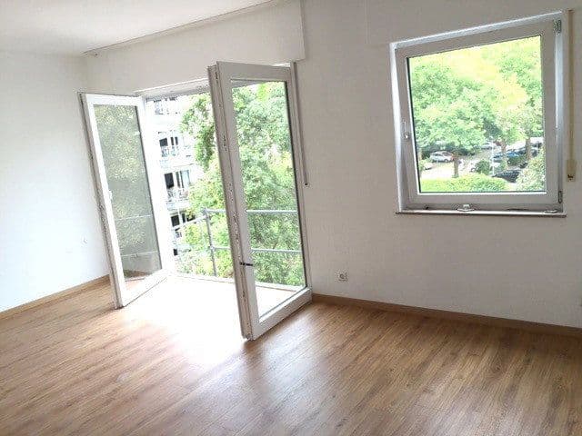 Prenájom bytu 3-izbový 105 m², Wilhelmstr. 66, Siegburg, Severné Porýnie - Westfálsko Prenájom bytu 3-izbový 105 m², Wilhelmstr. 66, Siegburg, Severné Porýnie - Westfálsko