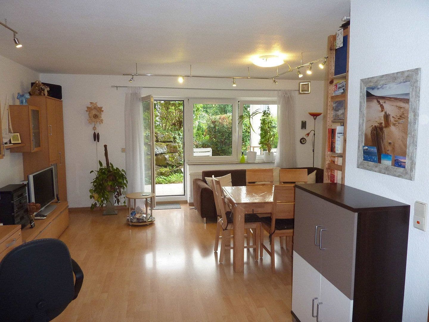 Prenájom bytu 2-izbový 65 m², Asperg, Bádensko-Wurttembersko Prenájom bytu 2-izbový 65 m², Asperg, Bádensko-Wurttembersko