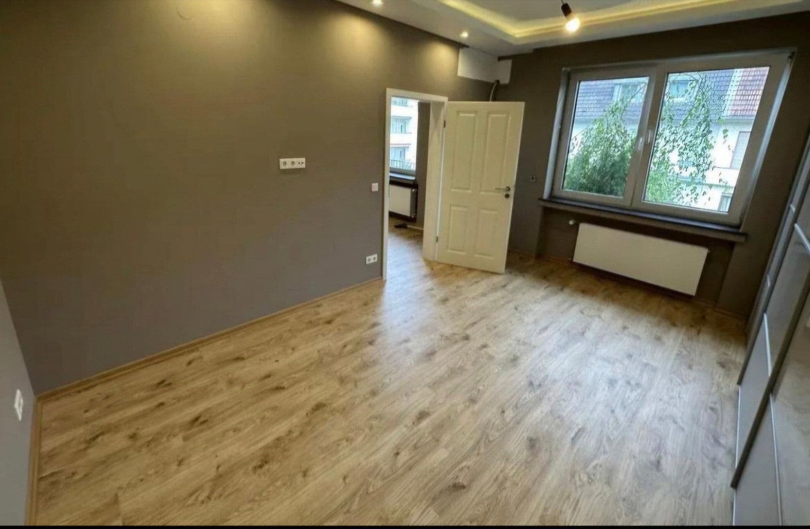 Prenájom bytu 3-izbový 80 m², Bataverstraße, Köln, Severné Porýnie - Westfálsko Prenájom bytu 3-izbový 80 m², Bataverstraße, Köln, Severné Porýnie - Westfálsko