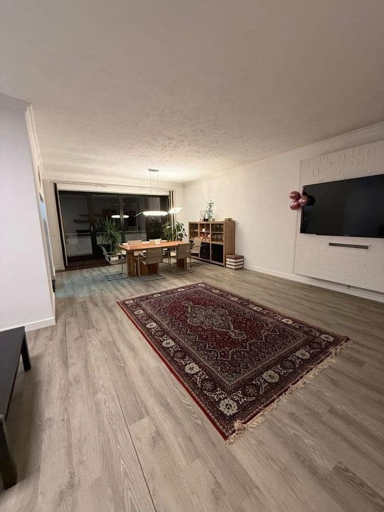 Predaj bytu 3-izbový 110 m², Krefeld, Severné Porýnie - Westfálsko Predaj bytu 3-izbový 110 m², Krefeld, Severné Porýnie - Westfálsko