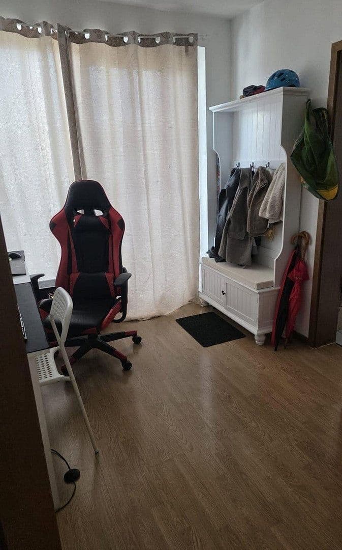 Prenájom bytu 3-izbový 76 m², Hardenbergstraße 51, Krefeld, Severné Porýnie - Westfálsko Prenájom bytu 3-izbový 76 m², Hardenbergstraße 51, Krefeld, Severné Porýnie - Westfálsko