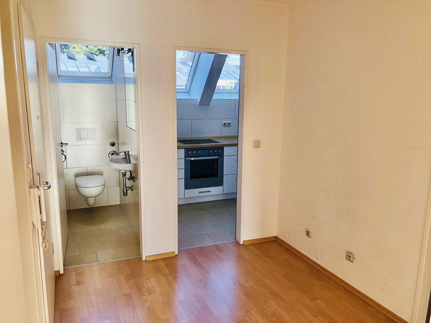 Prenájom bytu 3-izbový 83 m², München, Bavorsko Prenájom bytu 3-izbový 83 m², München, Bavorsko