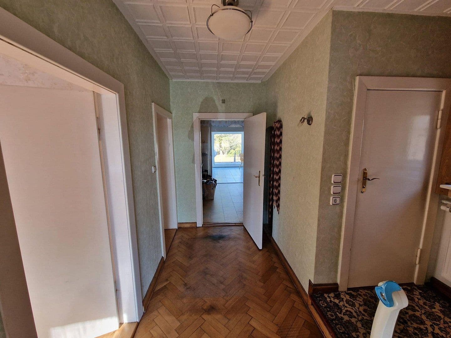 Predaj domu 130 m², pozemek 1.450 m², Fritz-Reuter-Str., Schulzendorf, Brandenbursko Predaj domu 130 m², pozemek 1.450 m², Fritz-Reuter-Str., Schulzendorf, Brandenbursko
