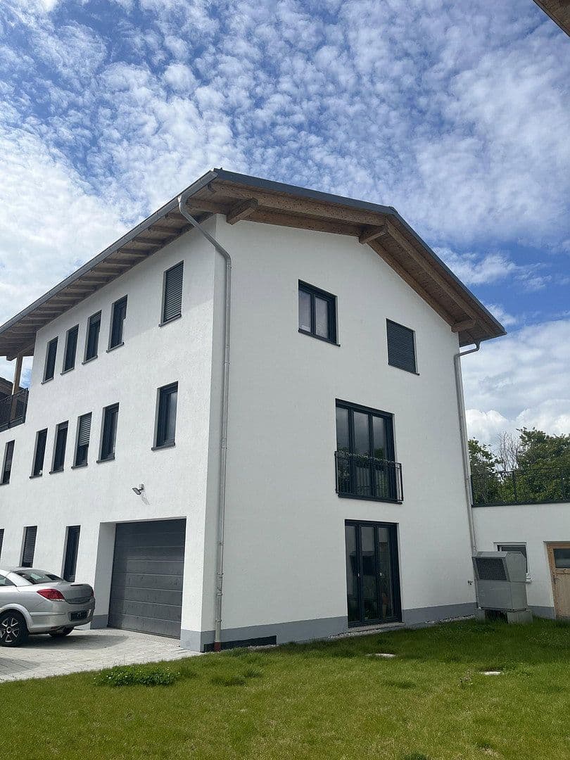 Prenájom domu 404 m², pozemek 600 m², Geretsried, Bavorsko Prenájom domu 404 m², pozemek 600 m², Geretsried, Bavorsko