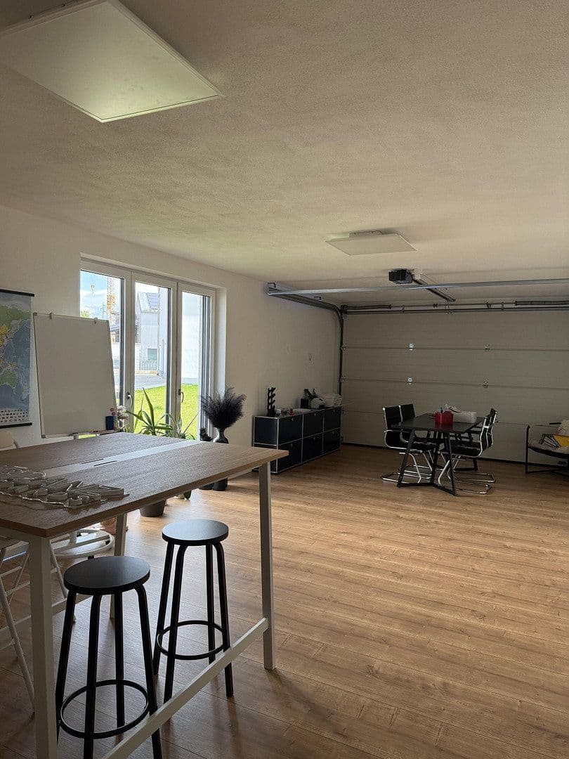 Prenájom domu 404 m², pozemek 600 m², Geretsried, Bavorsko Prenájom domu 404 m², pozemek 600 m², Geretsried, Bavorsko