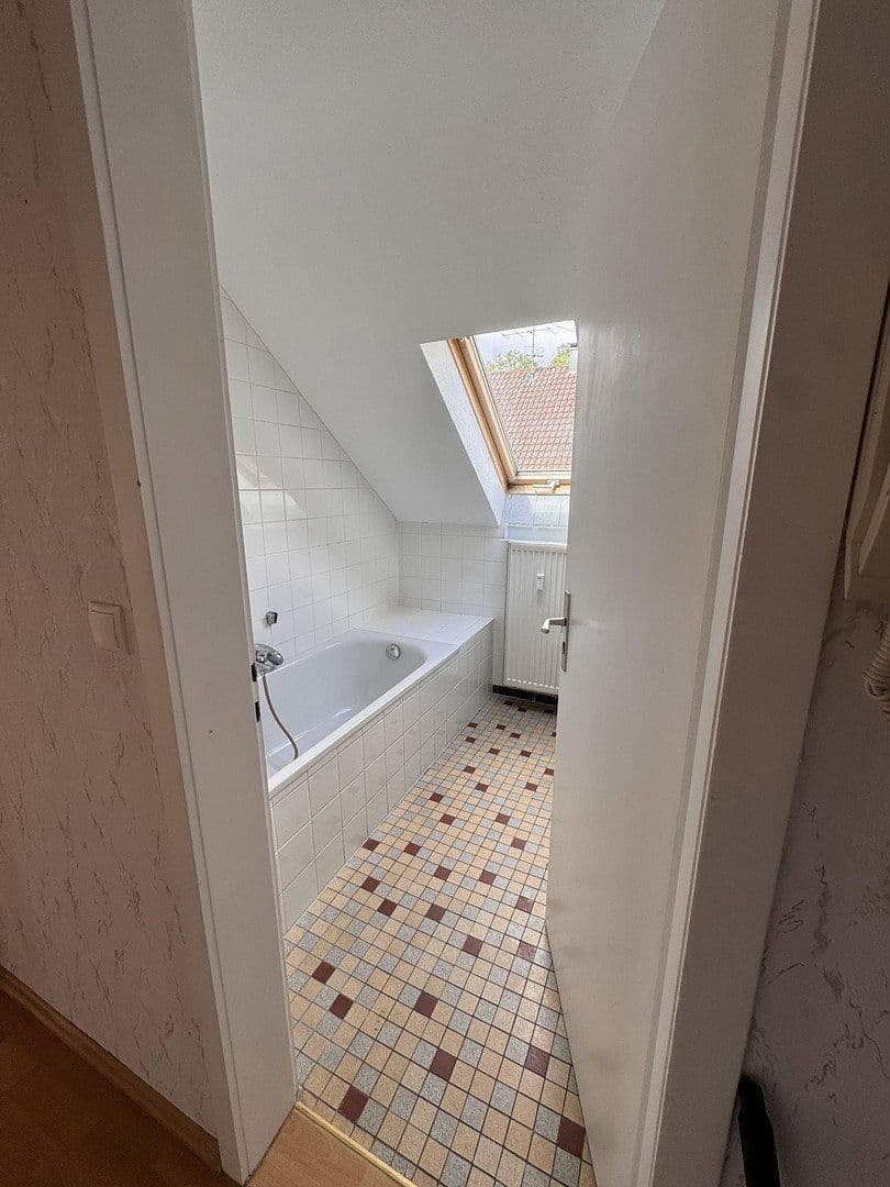 Prenájom bytu 4-izbový 65 m², Kirchberger Straße 7, Burgstetten, Bádensko-Wurttembersko Prenájom bytu 4-izbový 65 m², Kirchberger Straße 7, Burgstetten, Bádensko-Wurttembersko