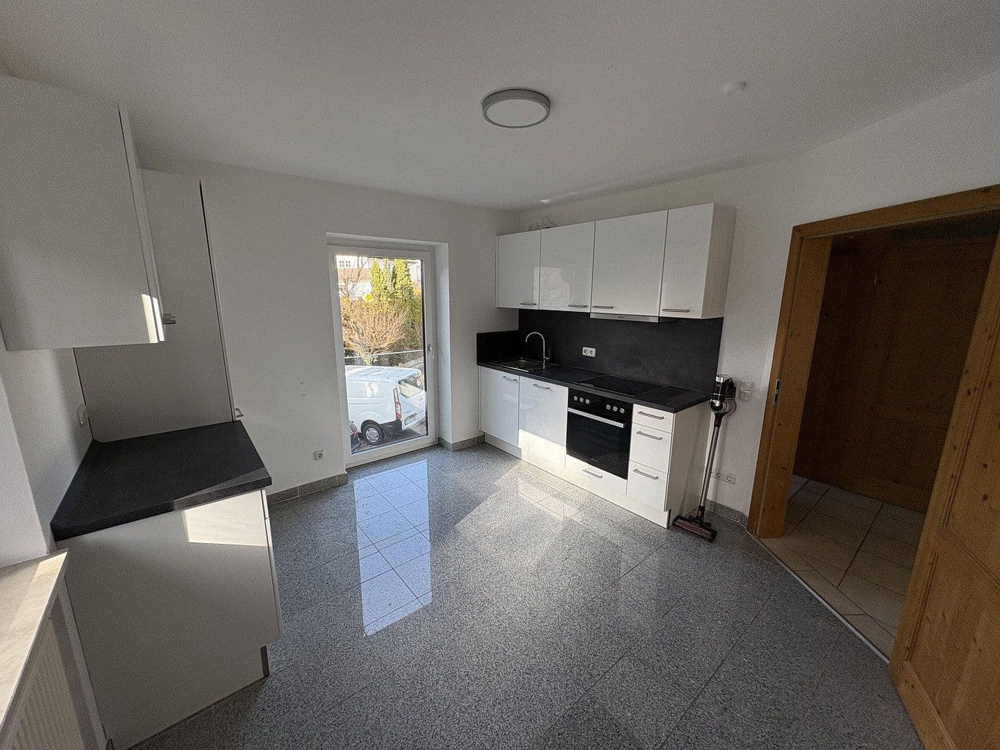 Prenájom bytu 3-izbový 103 m², Tutzing, Bavorsko Prenájom bytu 3-izbový 103 m², Tutzing, Bavorsko
