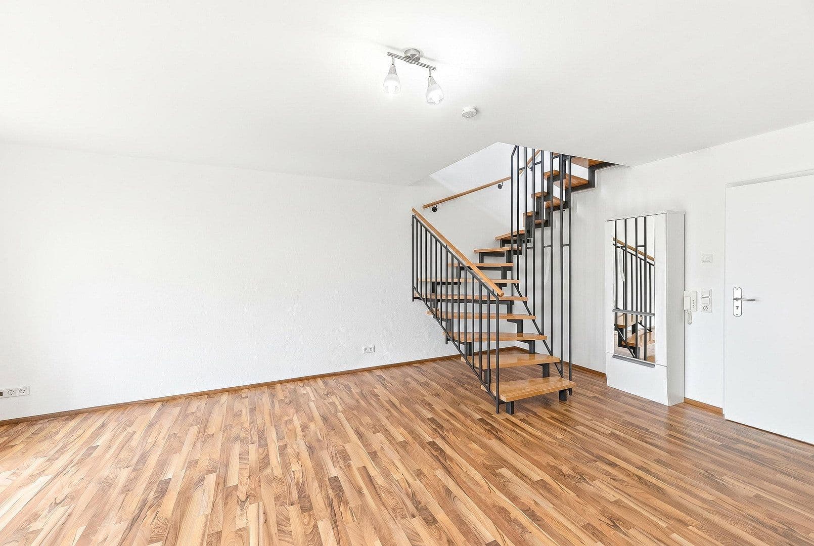 Prenájom bytu 2-izbový 60 m², Holzgerlingen, Bádensko-Wurttembersko Prenájom bytu 2-izbový 60 m², Holzgerlingen, Bádensko-Wurttembersko
