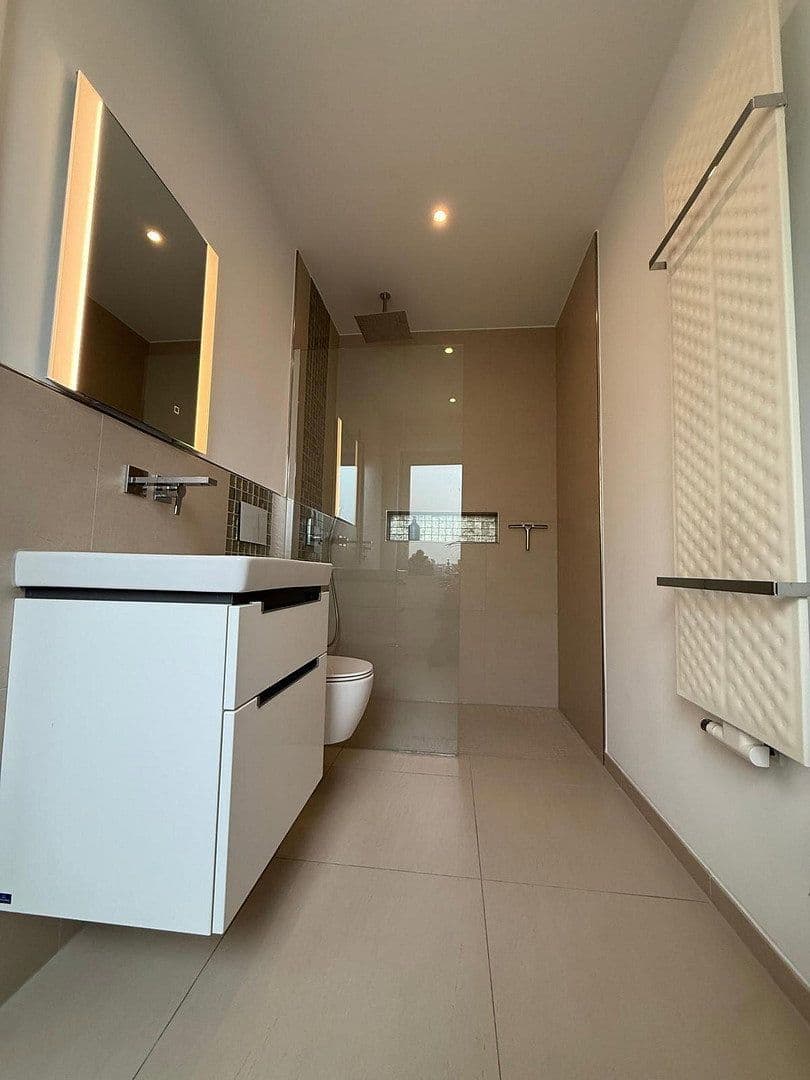 Predaj domu 221 m², pozemek 575 m², Wennigsen (Deister), Dolné Sasko Predaj domu 221 m², pozemek 575 m², Wennigsen (Deister), Dolné Sasko