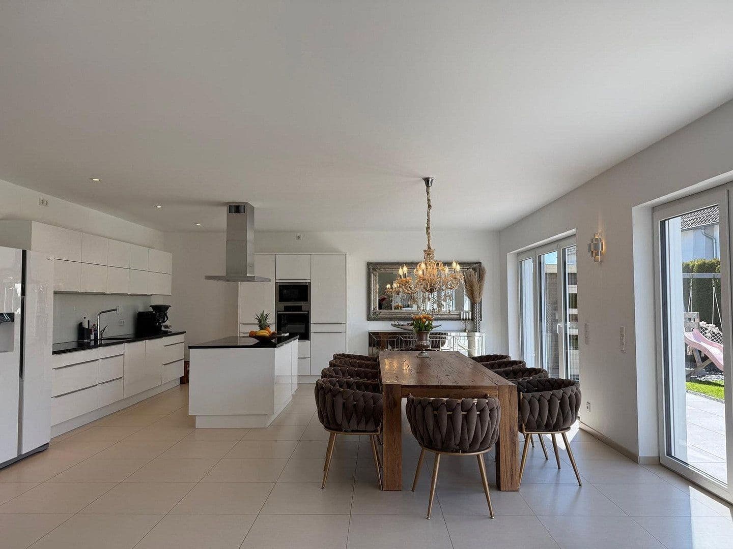 Predaj domu 221 m², pozemek 575 m², Wennigsen (Deister), Dolné Sasko Predaj domu 221 m², pozemek 575 m², Wennigsen (Deister), Dolné Sasko