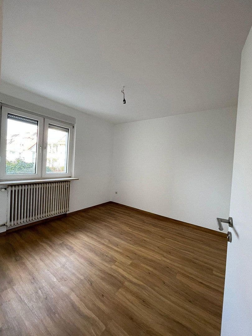 Prenájom bytu 34 m², Friedrichshafen, Bádensko-Wurttembersko Prenájom bytu 34 m², Friedrichshafen, Bádensko-Wurttembersko