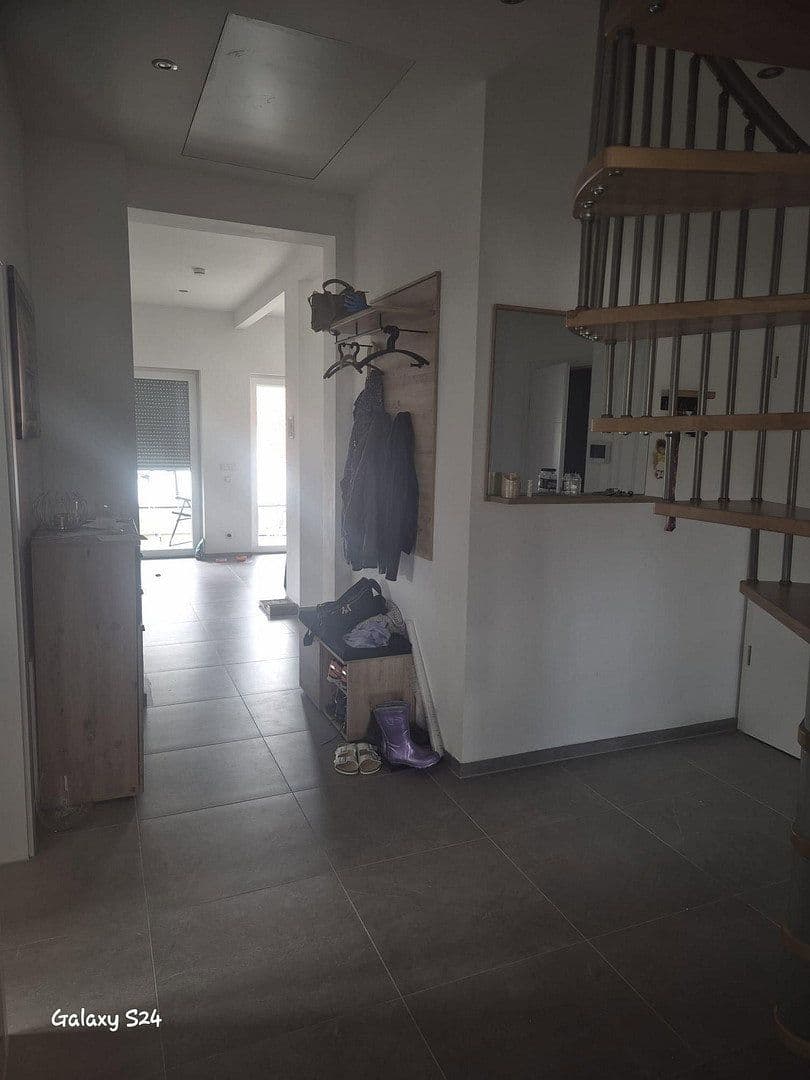 Prenájom bytu 3-izbový 110 m², Rodgau, Hesensko Prenájom bytu 3-izbový 110 m², Rodgau, Hesensko