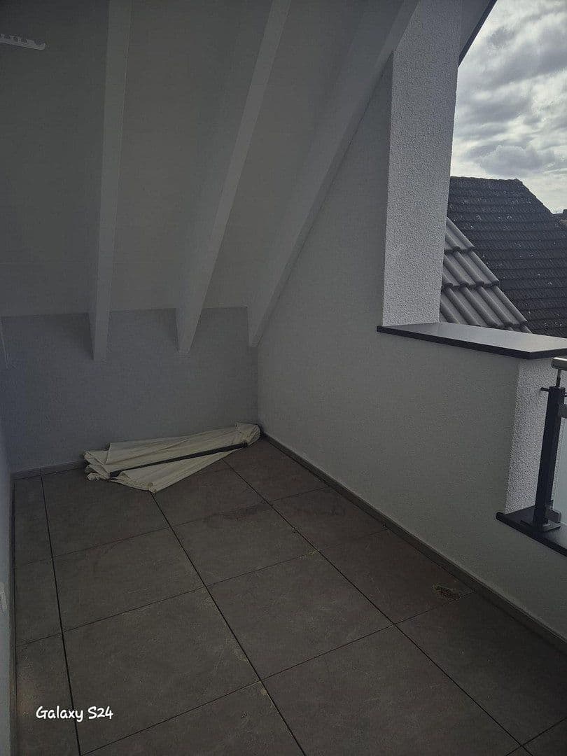 Prenájom bytu 3-izbový 110 m², Rodgau, Hesensko Prenájom bytu 3-izbový 110 m², Rodgau, Hesensko