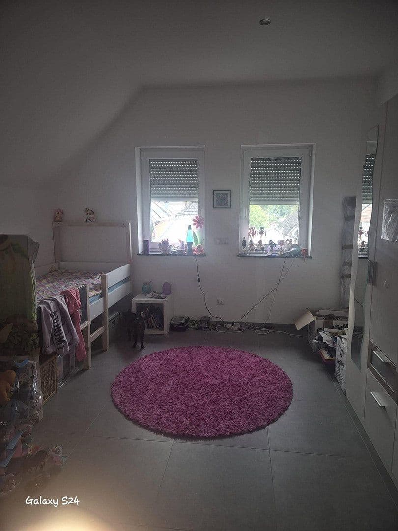 Prenájom bytu 3-izbový 110 m², Rodgau, Hesensko Prenájom bytu 3-izbový 110 m², Rodgau, Hesensko