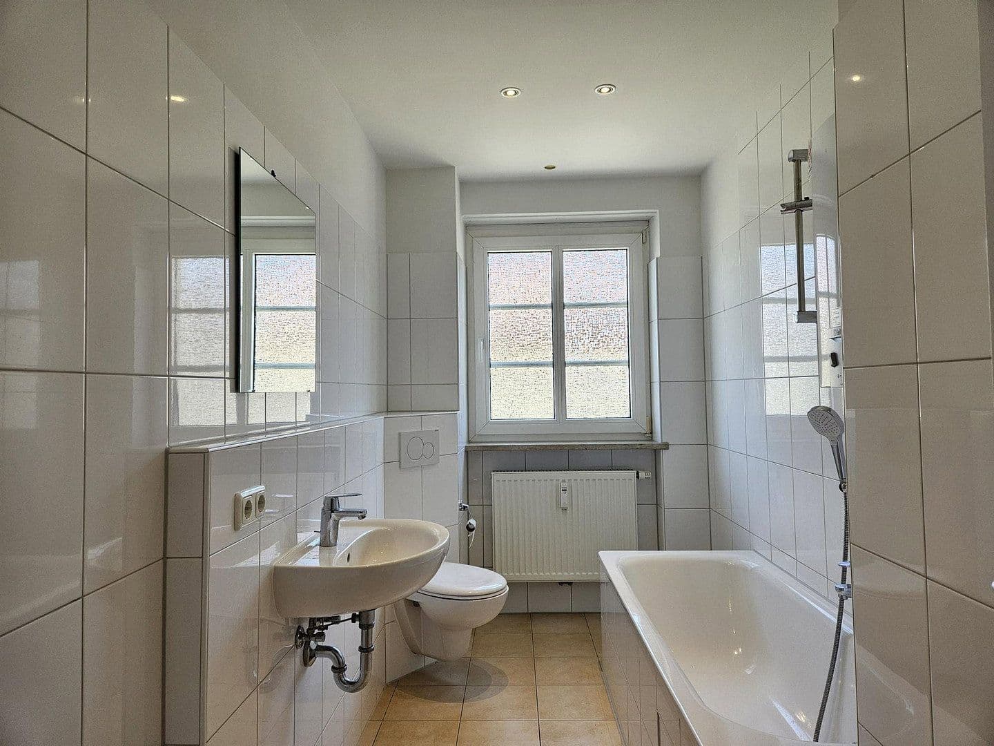 Prenájom bytu 3-izbový 92 m², Kreuzstraße 11, München, Bavorsko Prenájom bytu 3-izbový 92 m², Kreuzstraße 11, München, Bavorsko