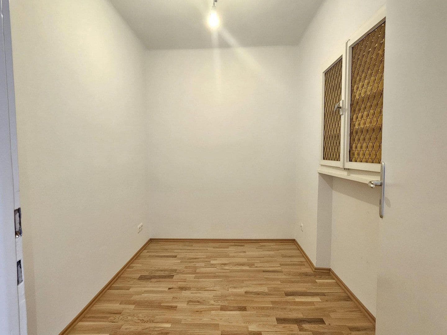 Prenájom bytu 3-izbový 92 m², Kreuzstraße 11, München, Bavorsko Prenájom bytu 3-izbový 92 m², Kreuzstraße 11, München, Bavorsko