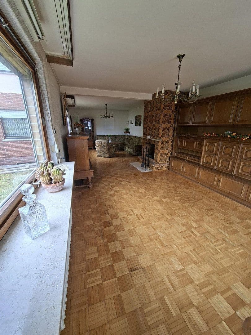 Predaj domu 198 m², pozemek 544 m², Wiesbaden, Hesensko Predaj domu 198 m², pozemek 544 m², Wiesbaden, Hesensko