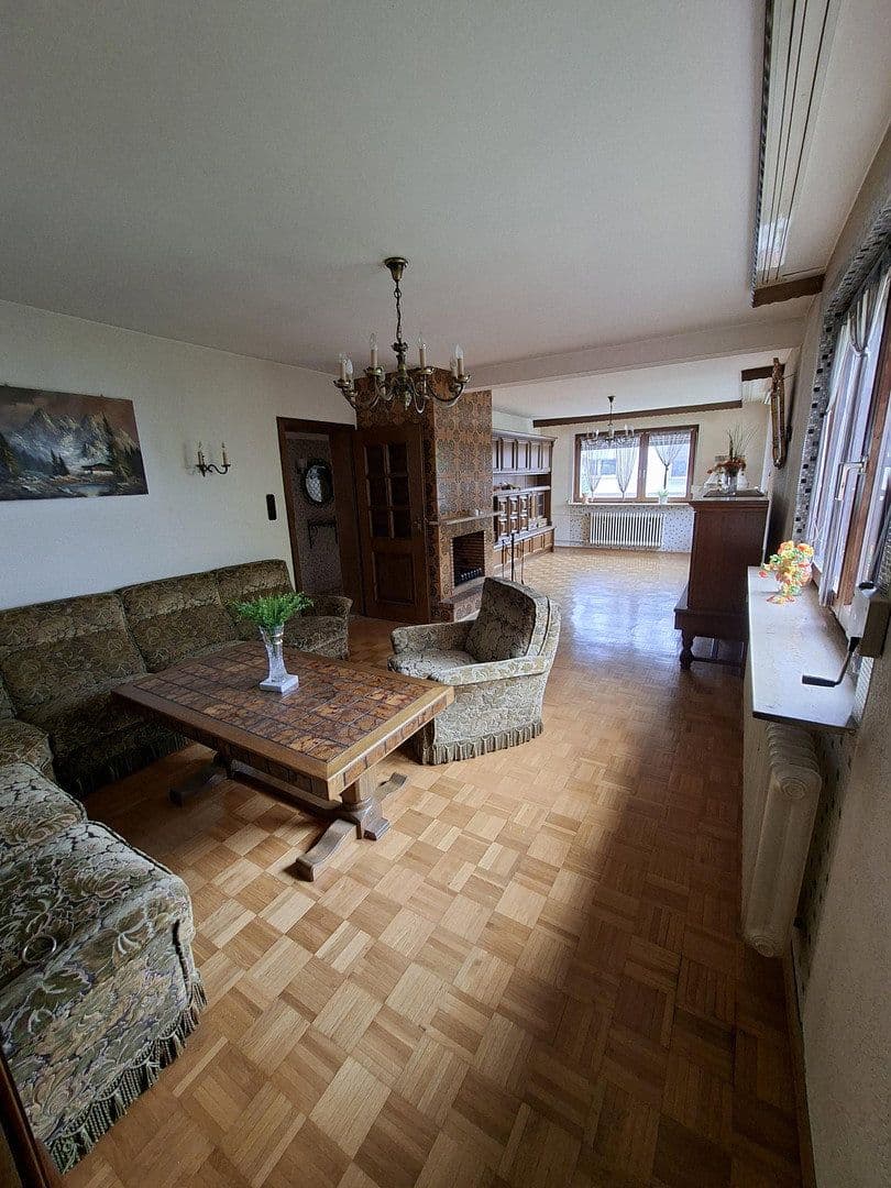 Predaj domu 198 m², pozemek 544 m², Wiesbaden, Hesensko Predaj domu 198 m², pozemek 544 m², Wiesbaden, Hesensko