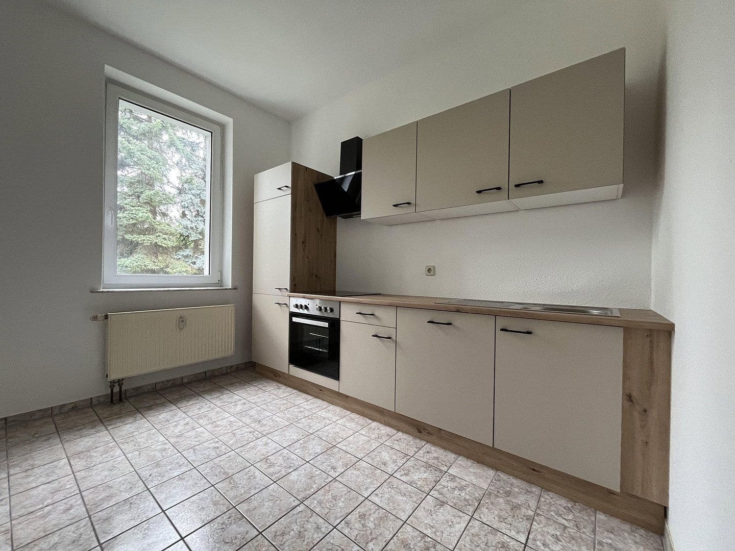 Prenájom bytu 3-izbový 79 m², Thomas-Mann-Straße 13, Zwickau, Sasko Prenájom bytu 3-izbový 79 m², Thomas-Mann-Straße 13, Zwickau, Sasko