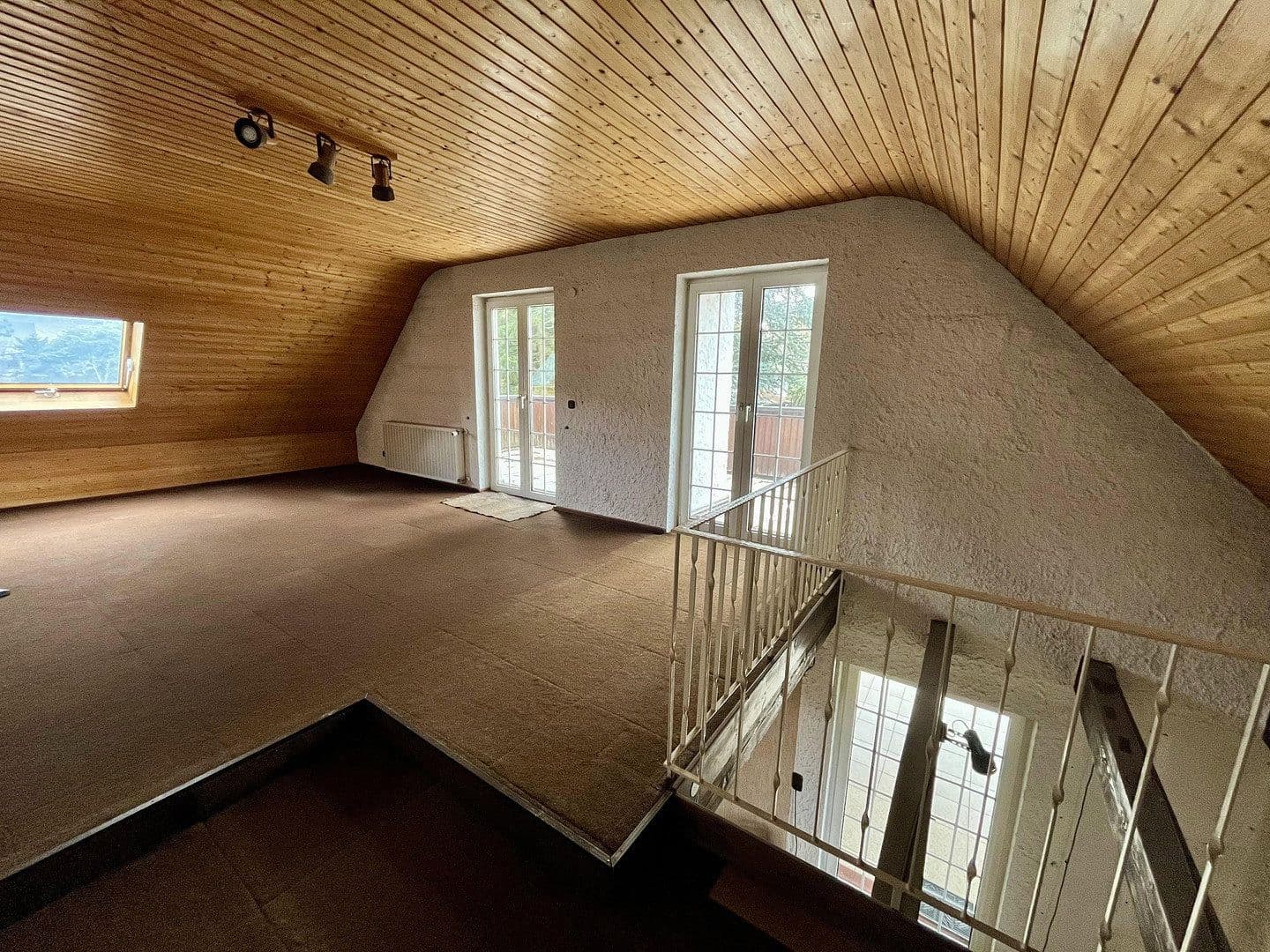Predaj domu 247 m², pozemek 2.504 m², Niedernhausen, Hesensko Predaj domu 247 m², pozemek 2.504 m², Niedernhausen, Hesensko