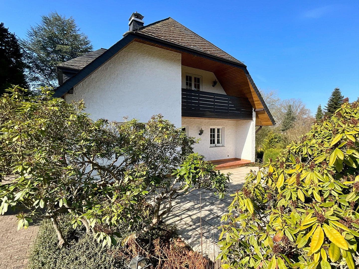 Predaj domu 247 m², pozemek 2.504 m², Niedernhausen, Hesensko Predaj domu 247 m², pozemek 2.504 m², Niedernhausen, Hesensko