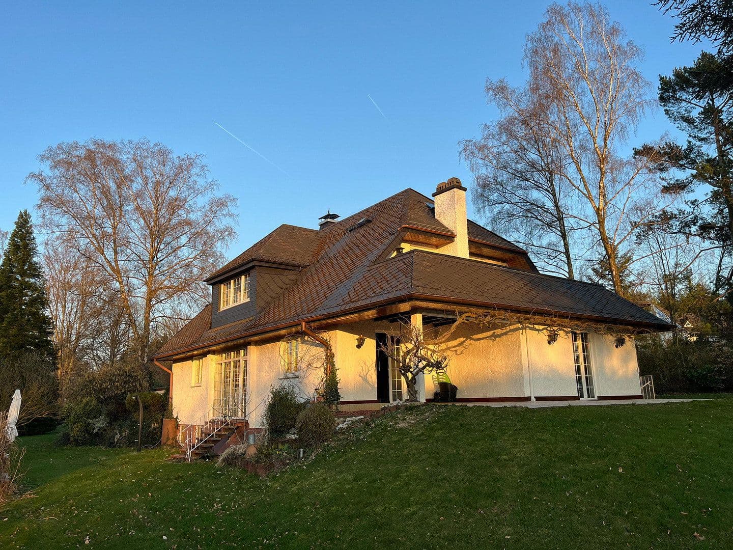 Predaj domu 247 m², pozemek 2.504 m², Niedernhausen, Hesensko Predaj domu 247 m², pozemek 2.504 m², Niedernhausen, Hesensko