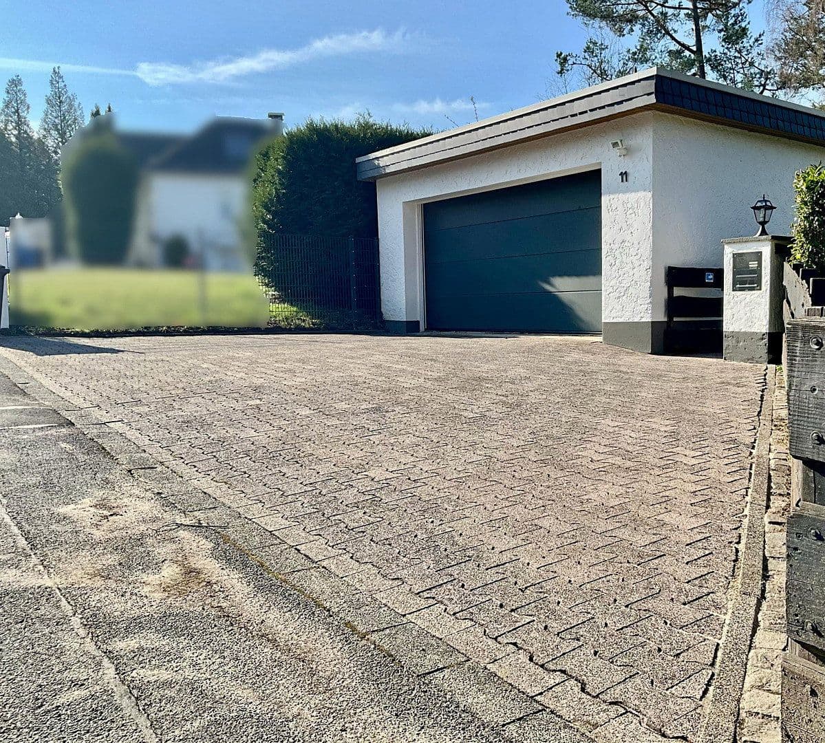 Predaj domu 247 m², pozemek 2.504 m², Niedernhausen, Hesensko Predaj domu 247 m², pozemek 2.504 m², Niedernhausen, Hesensko