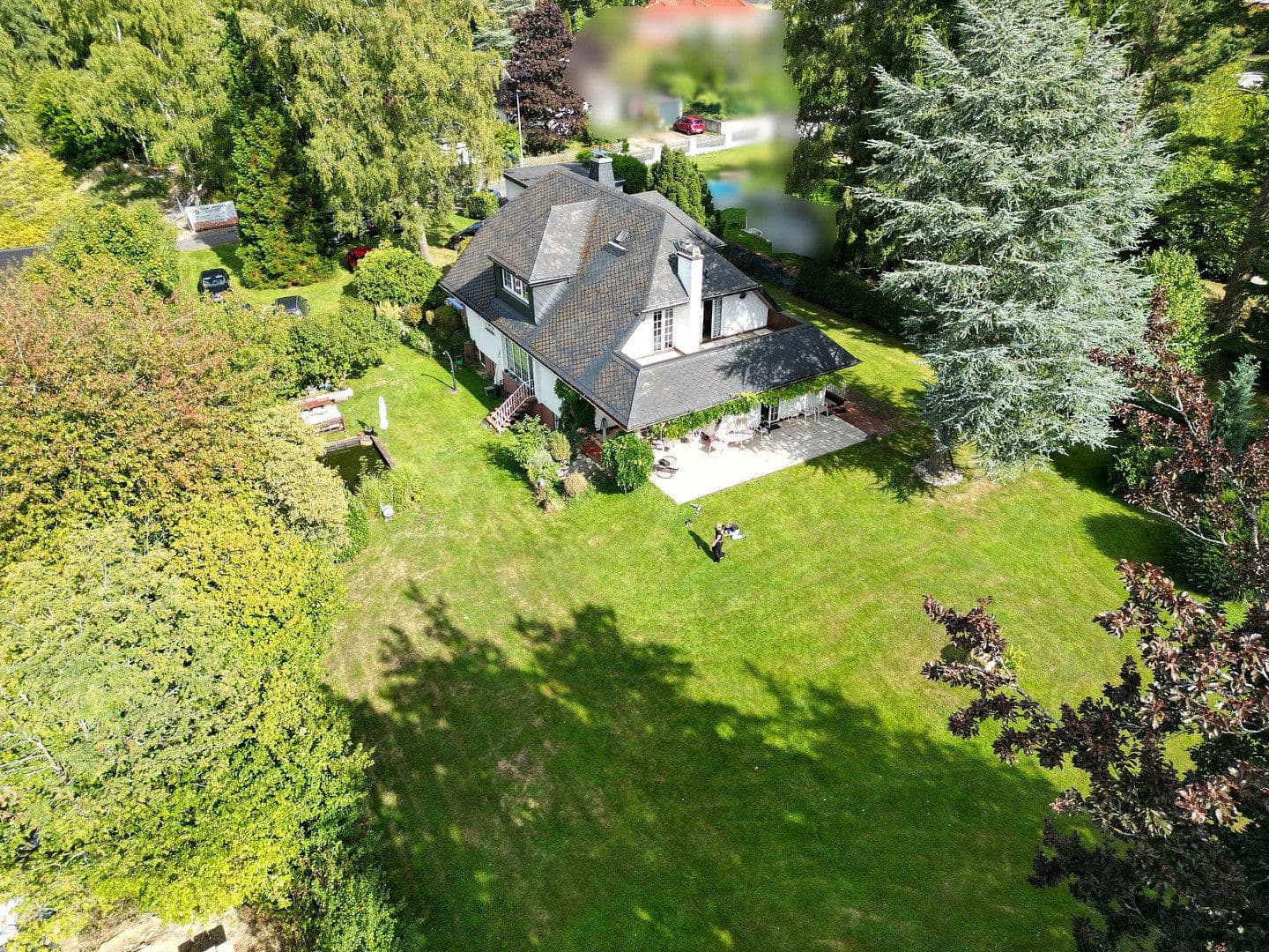 Predaj domu 247 m², pozemek 2.504 m², Niedernhausen, Hesensko Predaj domu 247 m², pozemek 2.504 m², Niedernhausen, Hesensko