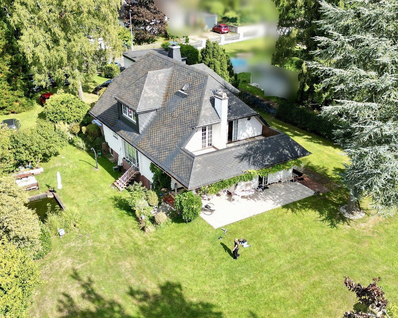 Predaj domu 247 m², pozemek 2.504 m², Niedernhausen, Hesensko Predaj domu 247 m², pozemek 2.504 m², Niedernhausen, Hesensko