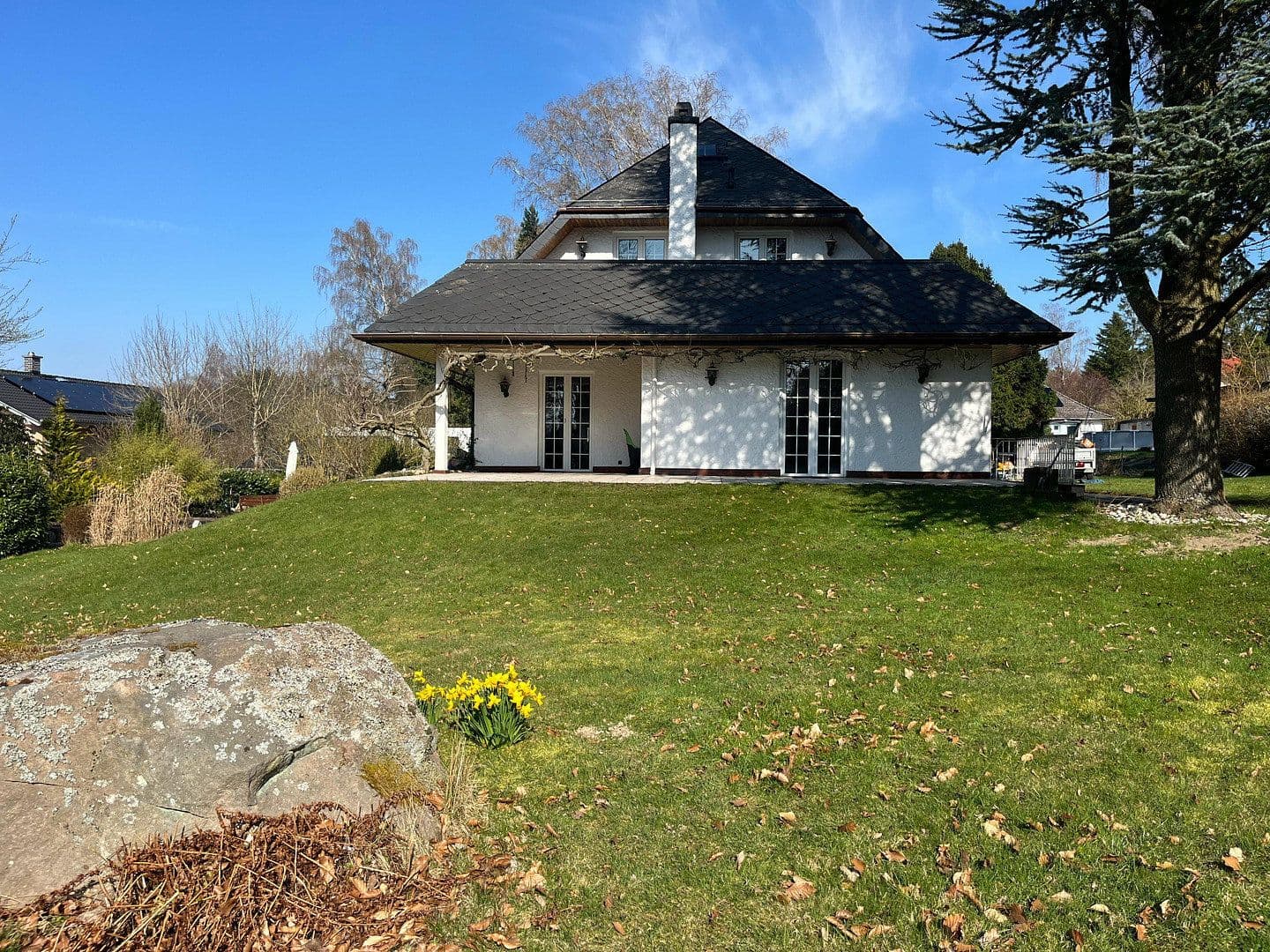 Predaj domu 247 m², pozemek 2.504 m², Niedernhausen, Hesensko Predaj domu 247 m², pozemek 2.504 m², Niedernhausen, Hesensko