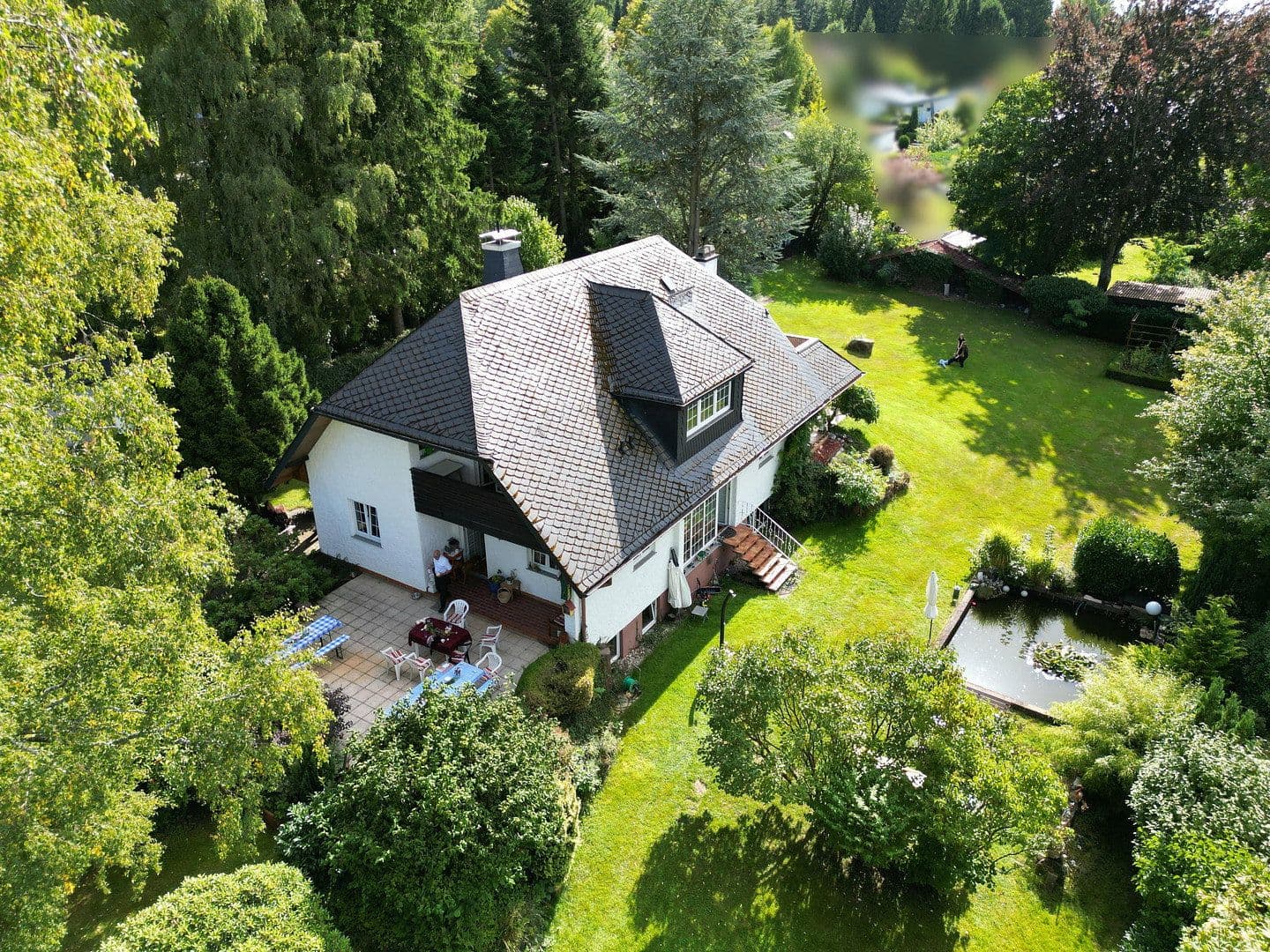 Predaj domu 247 m², pozemek 2.504 m², Niedernhausen, Hesensko Predaj domu 247 m², pozemek 2.504 m², Niedernhausen, Hesensko