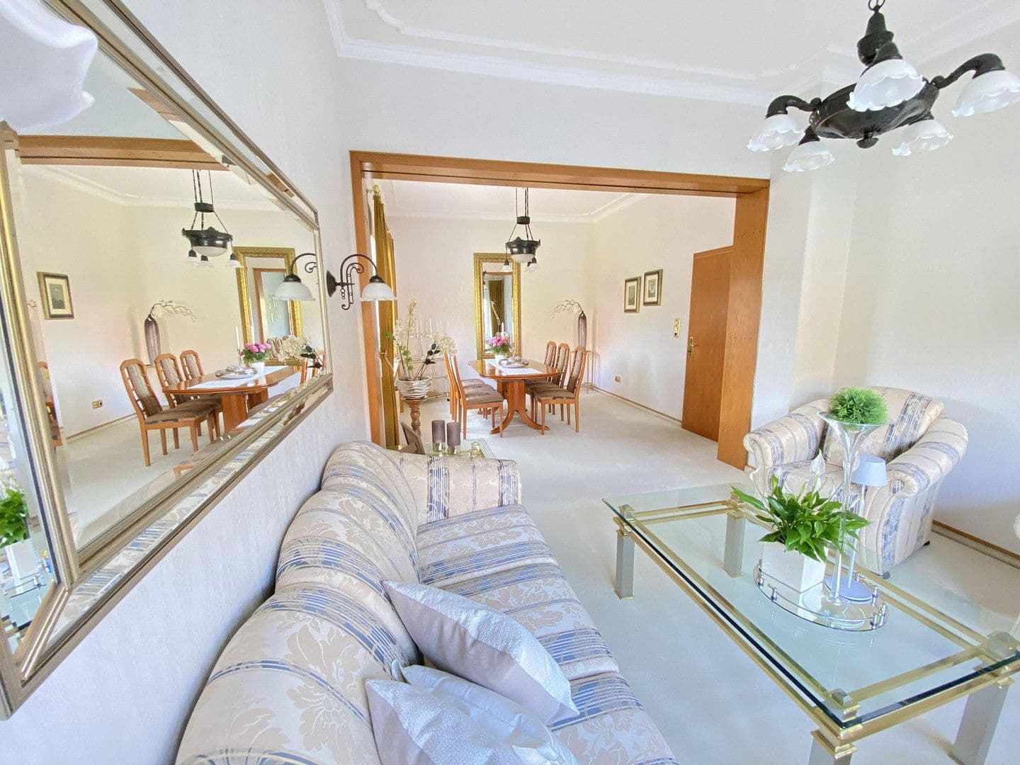 Predaj domu 240 m², pozemek 1.604 m², Visbek, Dolné Sasko Predaj domu 240 m², pozemek 1.604 m², Visbek, Dolné Sasko