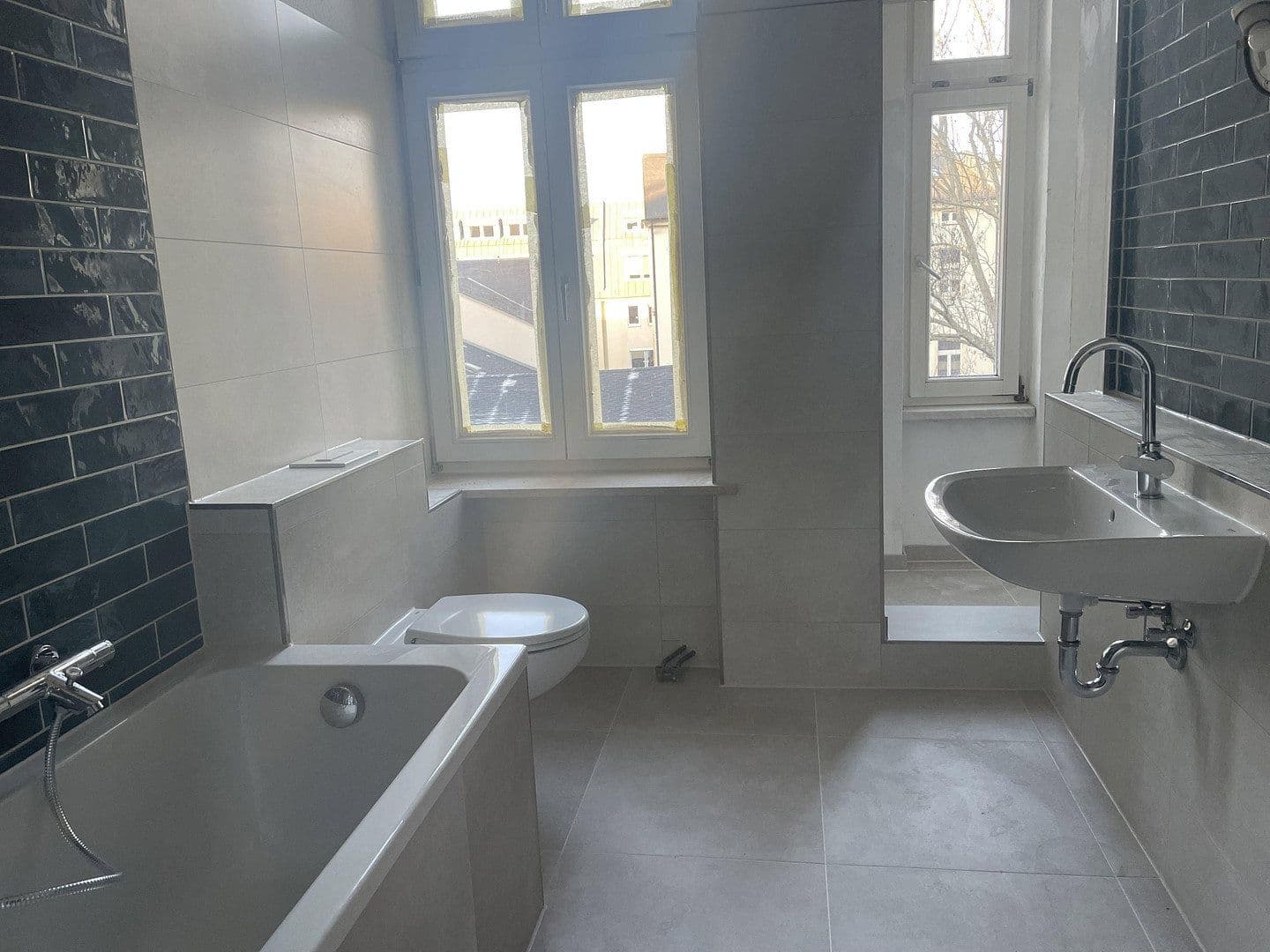 Prenájom bytu 4-izbový 120 m², Riemannstrasse 28, Leipzig, Sasko Prenájom bytu 4-izbový 120 m², Riemannstrasse 28, Leipzig, Sasko