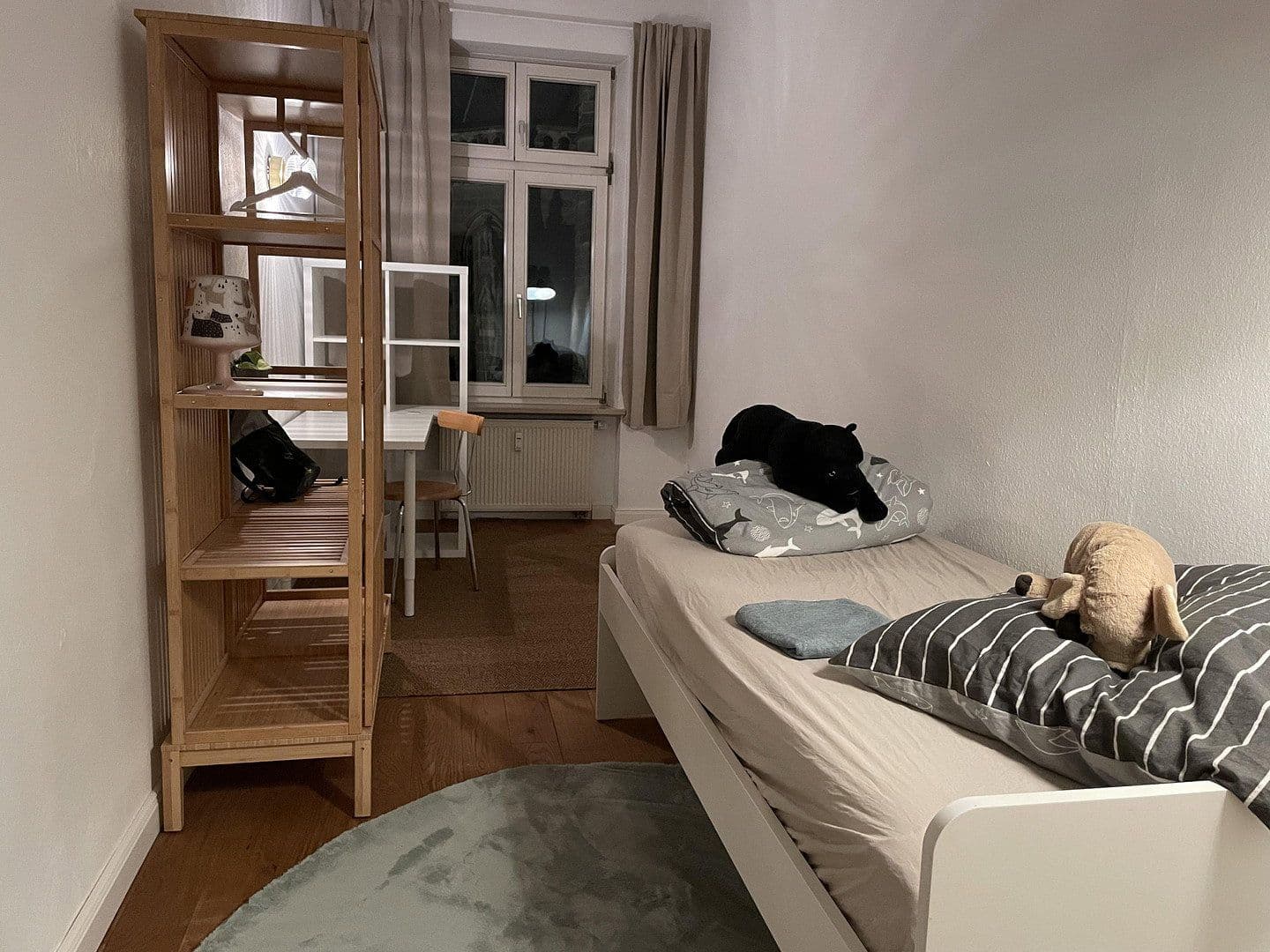 Prenájom bytu 4-izbový 120 m², Riemannstrasse 28, Leipzig, Sasko Prenájom bytu 4-izbový 120 m², Riemannstrasse 28, Leipzig, Sasko