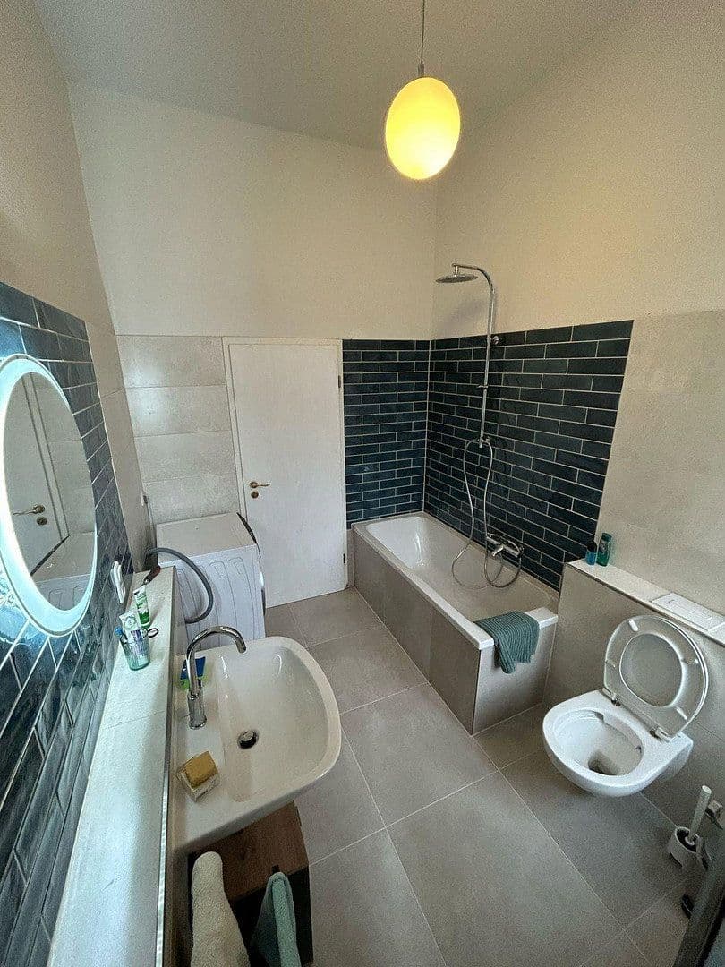 Prenájom bytu 4-izbový 120 m², Riemannstrasse 28, Leipzig, Sasko Prenájom bytu 4-izbový 120 m², Riemannstrasse 28, Leipzig, Sasko
