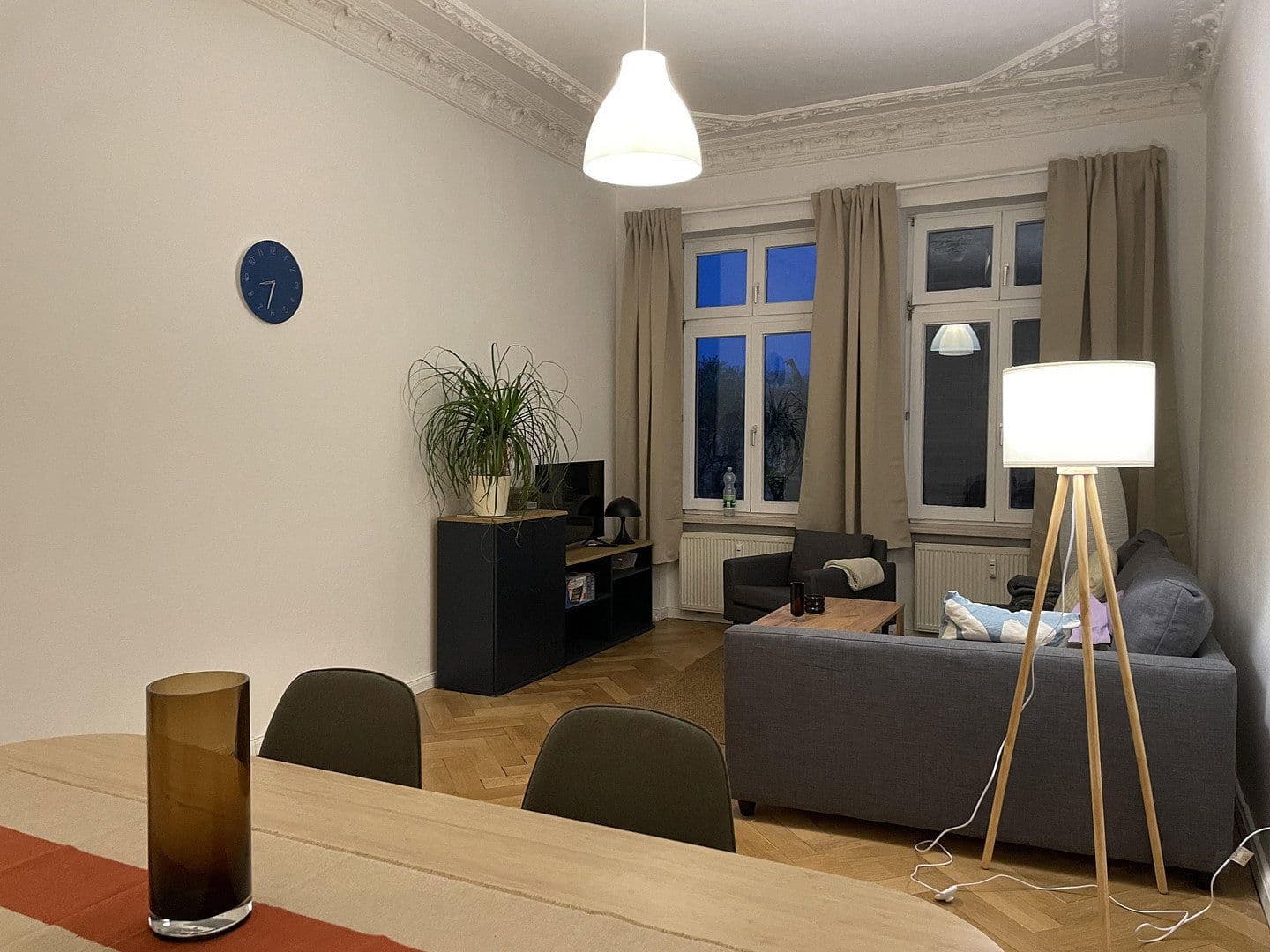 Prenájom bytu 4-izbový 120 m², Riemannstrasse 28, Leipzig, Sasko Prenájom bytu 4-izbový 120 m², Riemannstrasse 28, Leipzig, Sasko