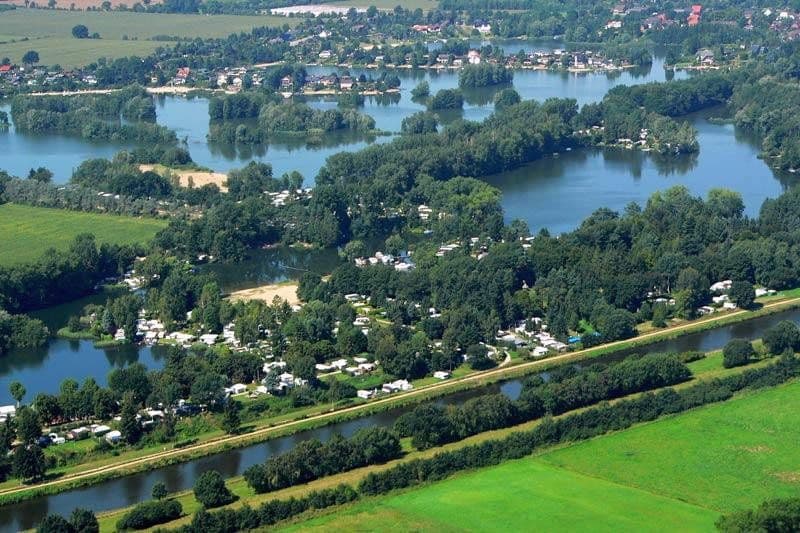 Predaj rekreačného objektu 40 m², pozemek 340 m², Am Prüßsee 34, Güster, Šlezvicko-Holštajnsko Predaj rekreačného objektu 40 m², pozemek 340 m², Am Prüßsee 34, Güster, Šlezvicko-Holštajnsko