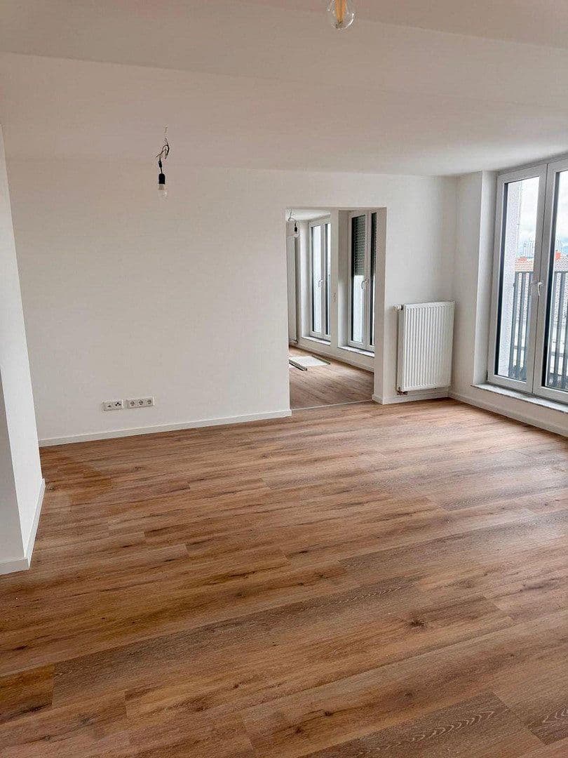 Prenájom bytu 3-izbový 82 m², Taunusstraße 30, Offenbach am Main, Hesensko Prenájom bytu 3-izbový 82 m², Taunusstraße 30, Offenbach am Main, Hesensko