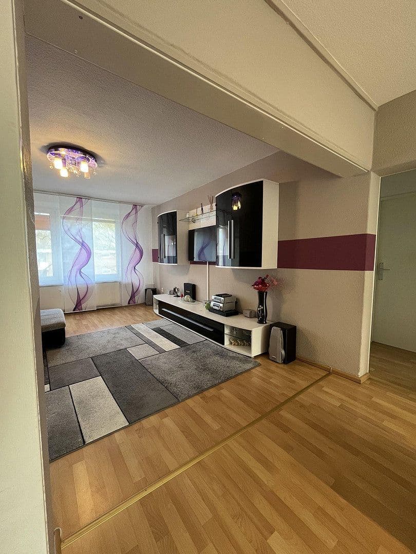 Prenájom bytu 4-izbový 88 m², Große Pranke, Hannover, Dolné Sasko Prenájom bytu 4-izbový 88 m², Große Pranke, Hannover, Dolné Sasko
