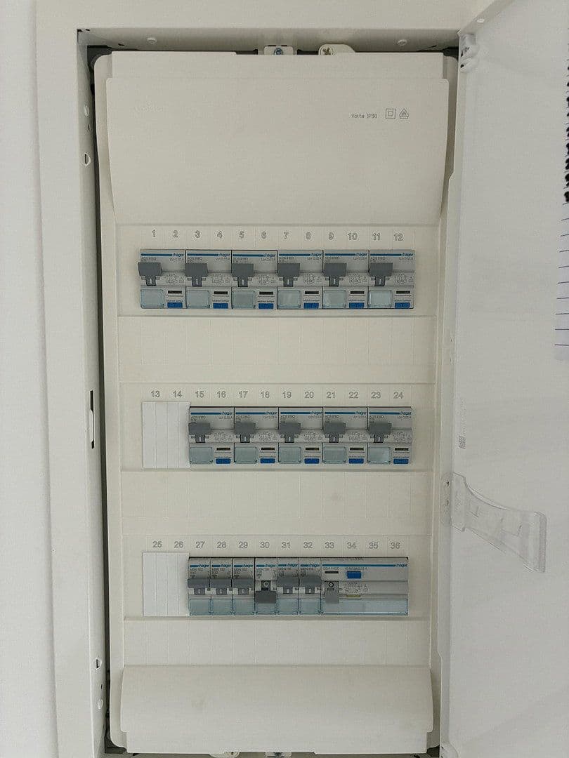 Prenájom bytu 4-izbový 120 m², Dellstraße 1a, Duisburg, Severné Porýnie - Westfálsko Prenájom bytu 4-izbový 120 m², Dellstraße 1a, Duisburg, Severné Porýnie - Westfálsko