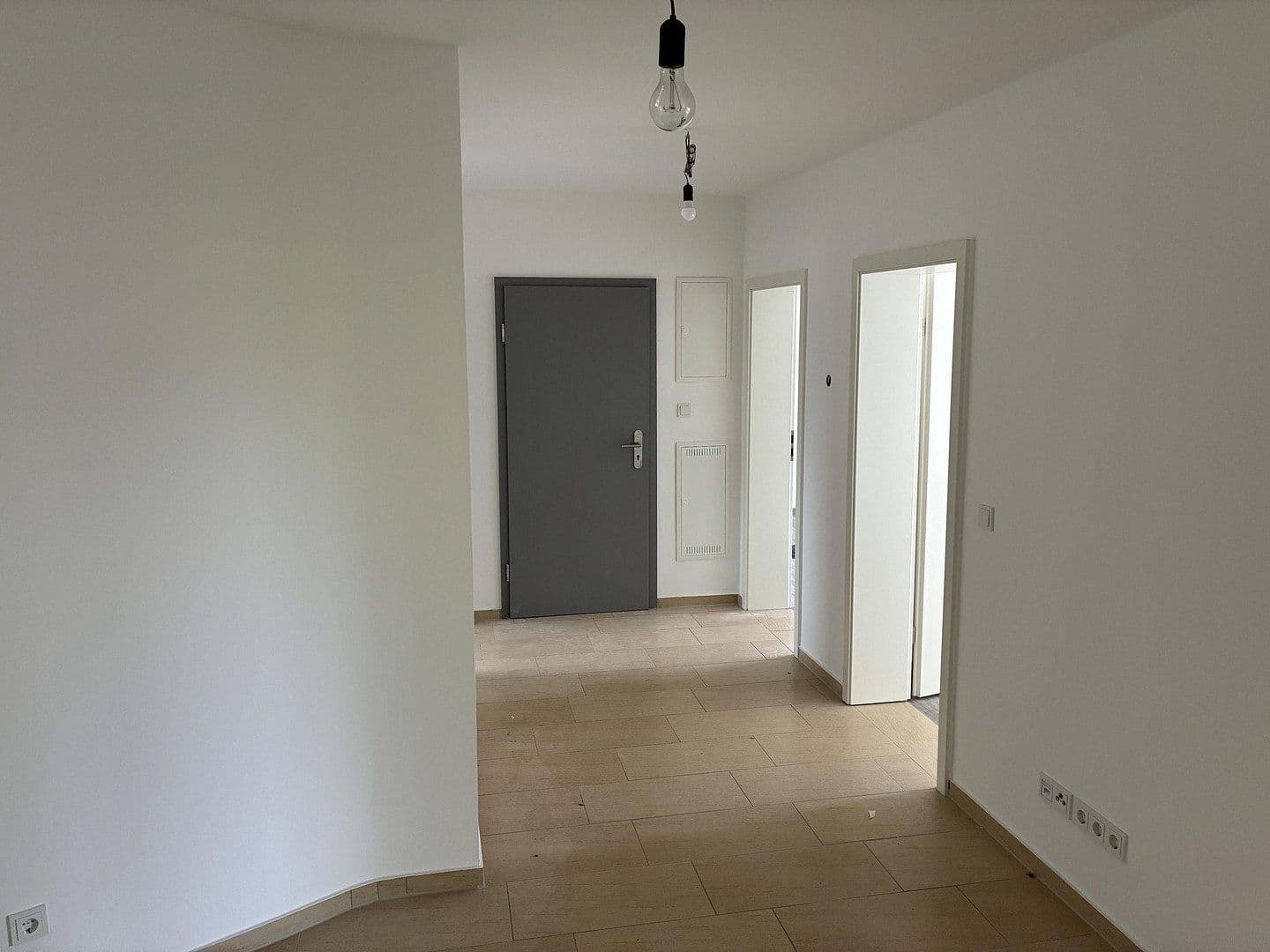 Prenájom bytu 4-izbový 120 m², Dellstraße 1a, Duisburg, Severné Porýnie - Westfálsko Prenájom bytu 4-izbový 120 m², Dellstraße 1a, Duisburg, Severné Porýnie - Westfálsko